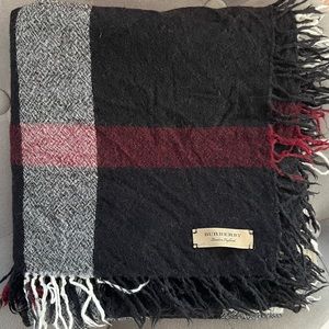 Black Burberry 110cm x 110cm scarf